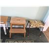Image 3 : Wood bench, step stool, stool, 2 small carpets (Korhani brand)