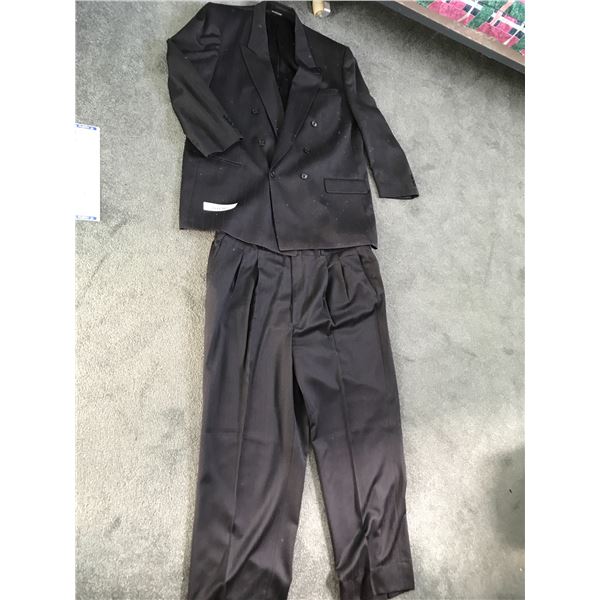 Shipley Royal Command Men's Charcoal Suit