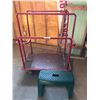 Image 2 : Red dolly, green plastic foot stool