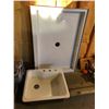 Image 1 : American Standard sink; fibreglass basin with drain hole