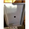 Image 3 : American Standard sink; fibreglass basin with drain hole