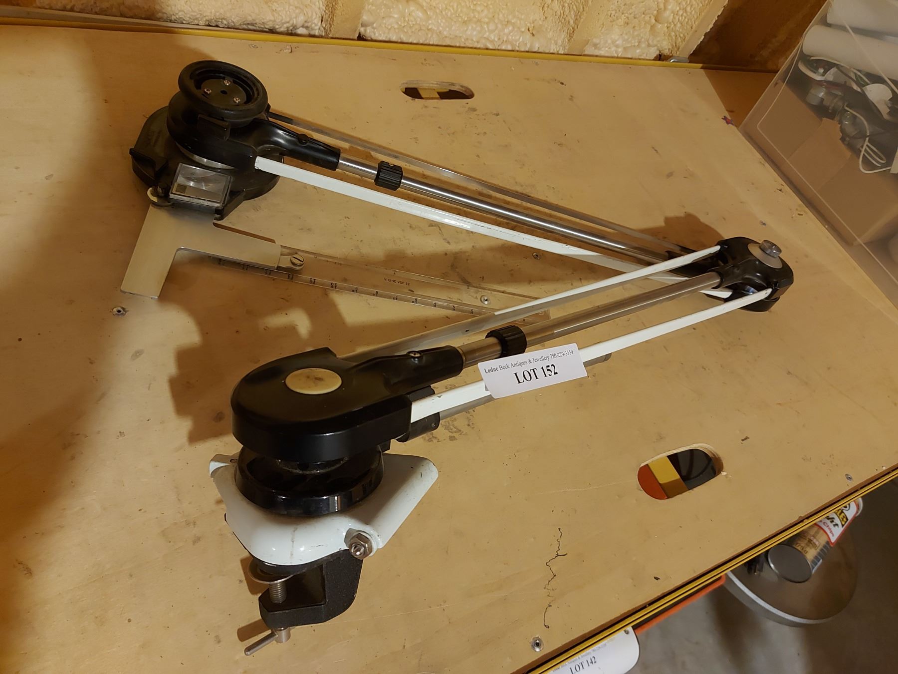 Drafting table arm with ruler