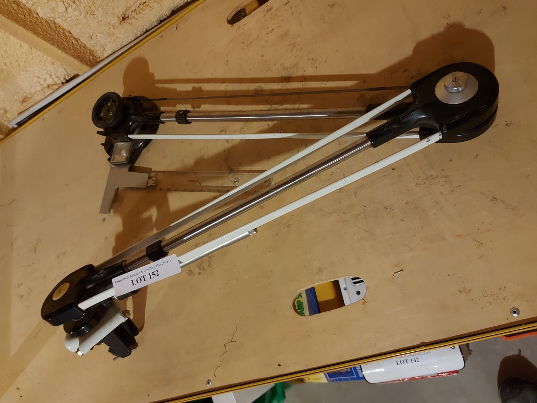 Drafting table arm with ruler