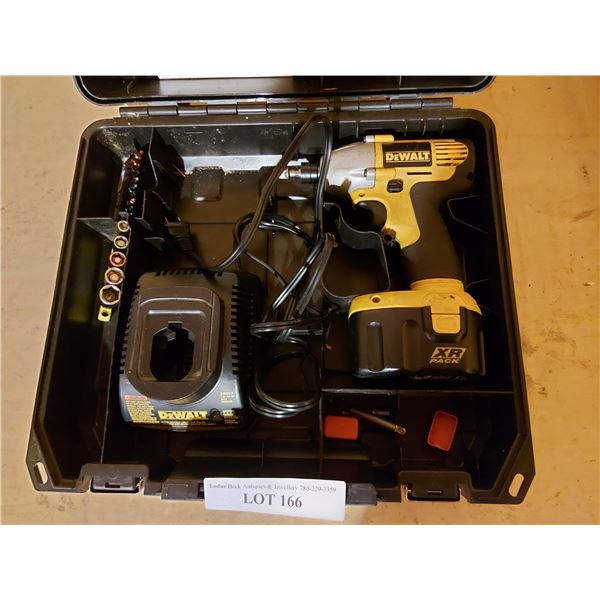 Dewalt Heavy Duty cordless impact driver, with charger and battery