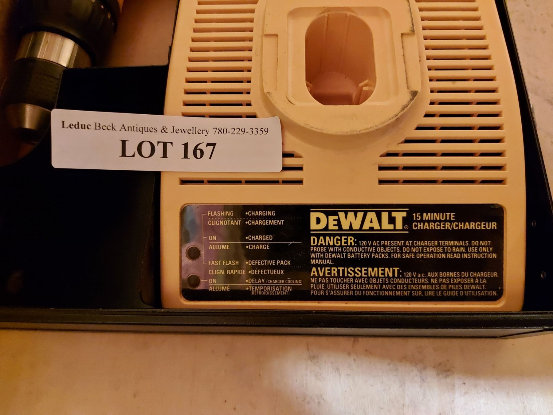 Dewalt versaclutch cordless drill, with charger and battery