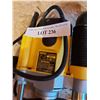 Image 1 : Dewalt 2-hp router and router bits