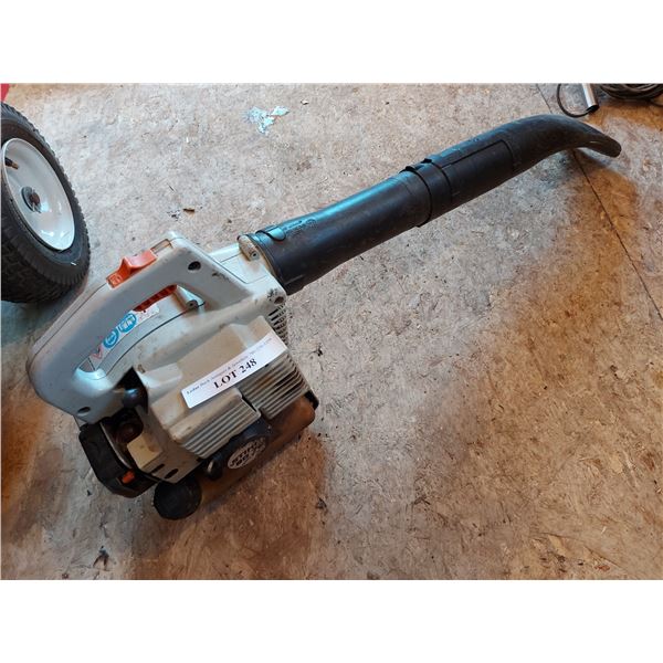 Stihl BG75 gas powered leaf blower