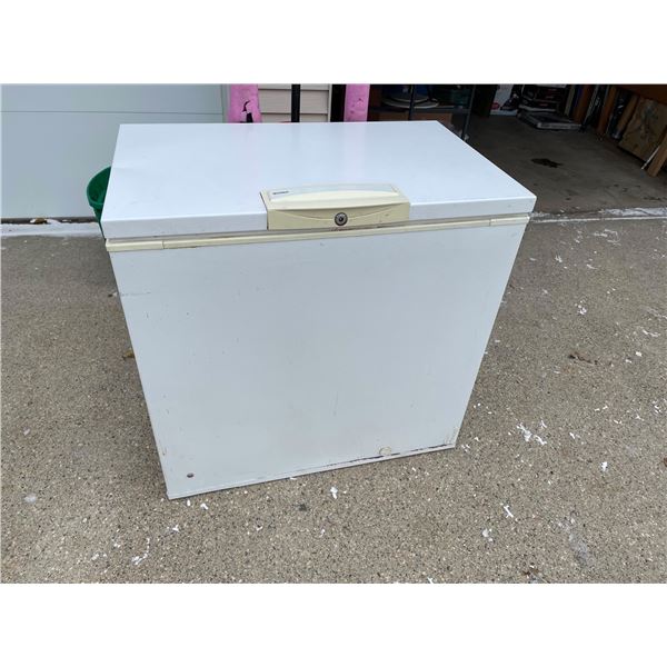 CHEST FREEZER - WORKS!