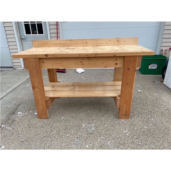 WOODEN WORK BENCH