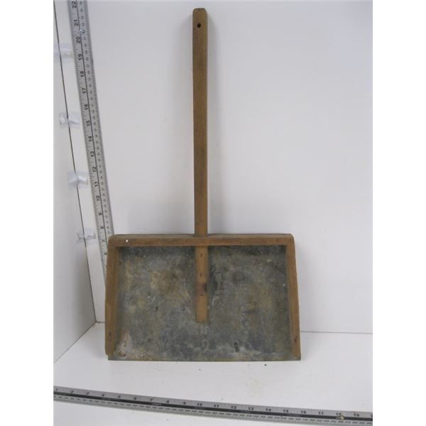 Primitive Handmade Dustpan and Antique Beam Scale