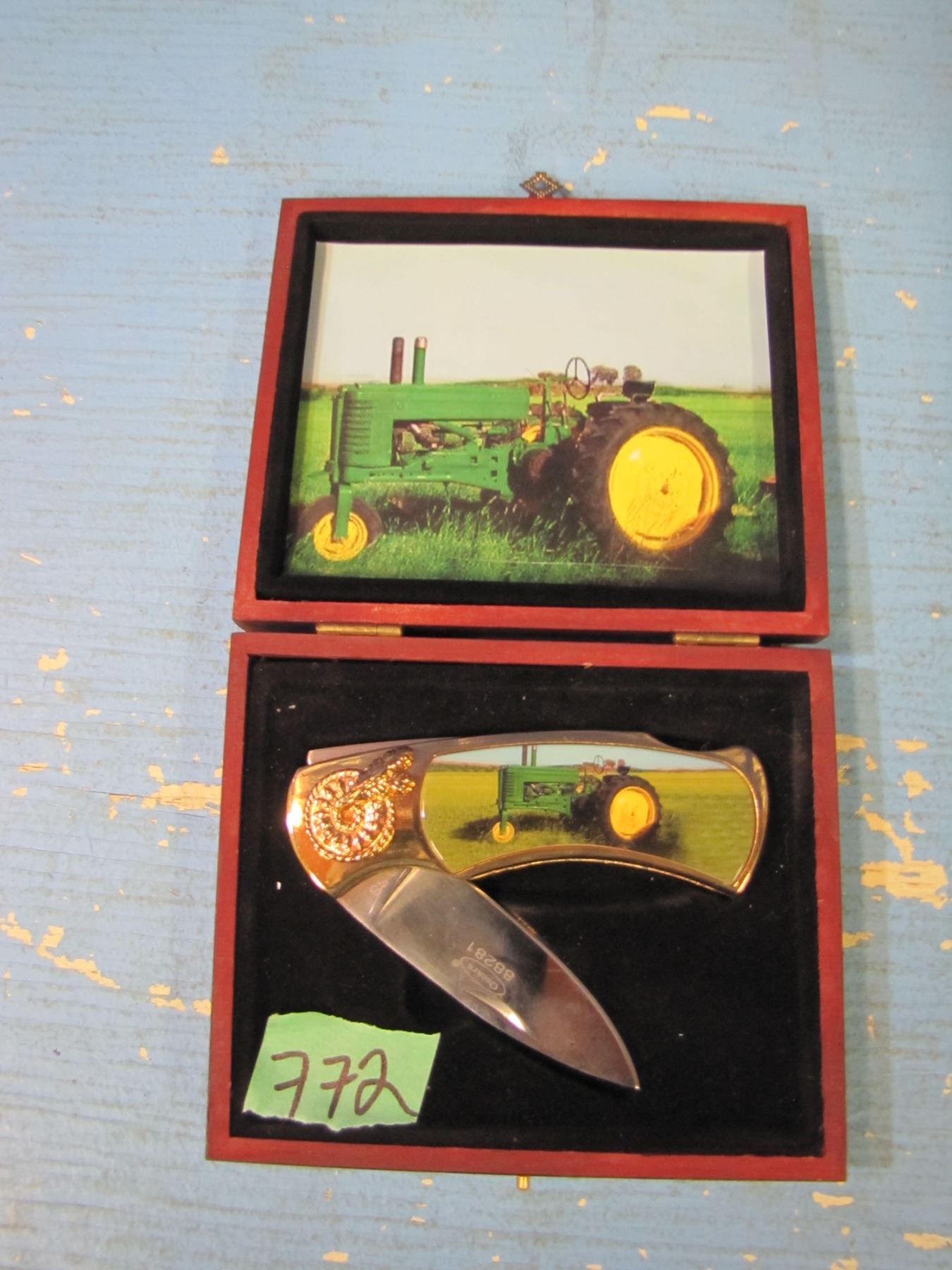 John Deere folding knife