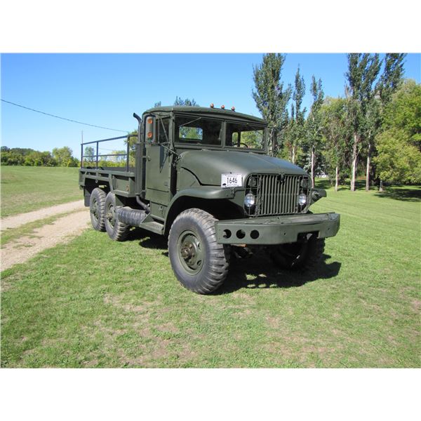 1952 M135 Cargo Truck, 2.5 ton, 6x6 300 ci straight 6 engine wit automatic transmision - at 40% slip