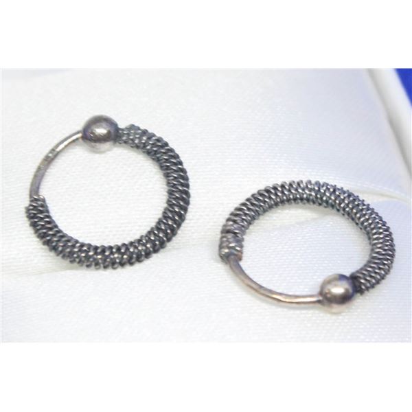 BZ415-197 SILVER SMALL HOOP EARRINGS