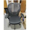 Image 1 : Super Comfortable Office Chair