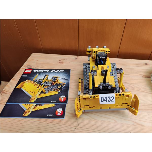 Lego Technic Bulldozer #42028