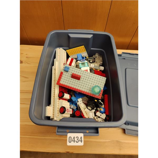 Box of Misc Lego Parts