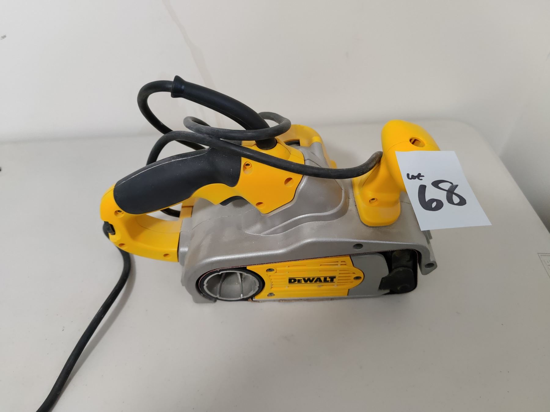Dewalt Variable Speed Belt Sander DW433 Beck Auctions Inc.