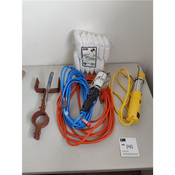 2 Work Lights, Extension Cord, Stain Applicators & More