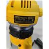 Image 2 : Dewalt Compact Router DWP611