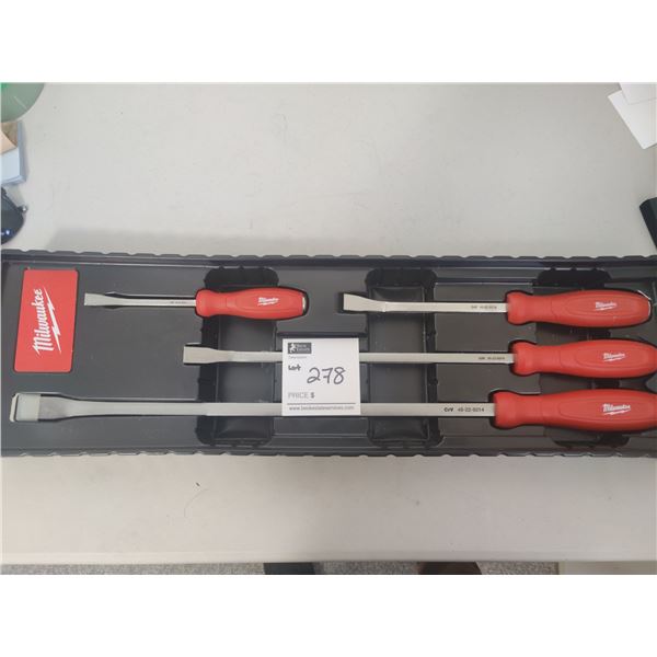 Milwaukee Pry Bar Set