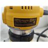 Image 2 : Dewalt Compact Router DWP611