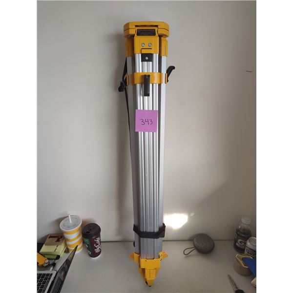 Dewalt Construction Tripod DW0736