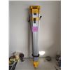 Image 1 : Dewalt Construction Tripod DW0736