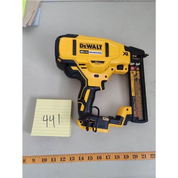 Dewalt Brushless 18GA Narrow Crown Stapler DCN 681