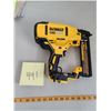 Image 1 : Dewalt Brushless 18GA Narrow Crown Stapler DCN 681