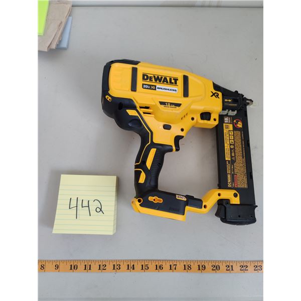 Dewalt Brushless 18GA Brad Nailer DCN680