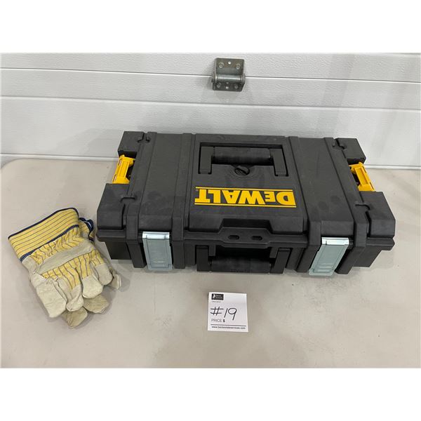 Dewalt Tough System Drawer Unit DS150 with Work Gloves