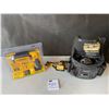 Image 1 : Dewalt LED Handheld Area Light - Head Lamp - Utility Tool Pouch
