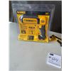 Image 2 : Dewalt LED Handheld Area Light - Head Lamp - Utility Tool Pouch