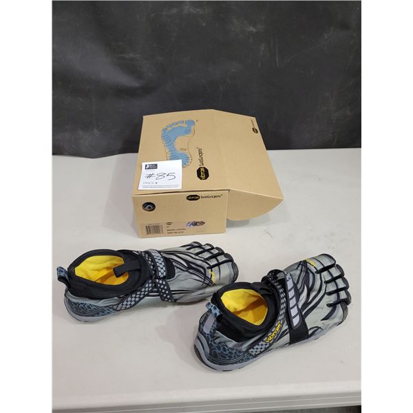 Vibram Fivefingers Lontra - Size 41 (Brand New)