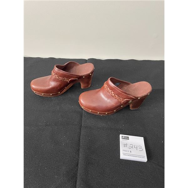 UGG W Kaylee F11 4" Wood Block CHO Size 10 (New)