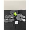 Image 1 : Sandals Size 9 - Reef - Hurley - Crocs