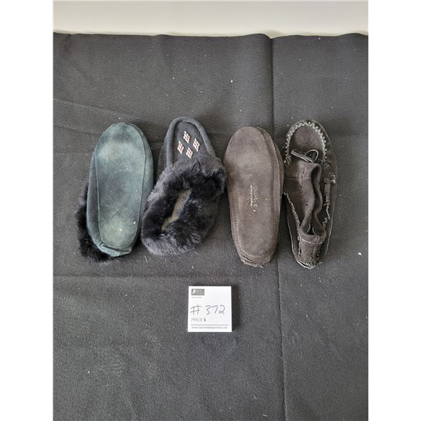 Women's Slippers Size 9.5 x2