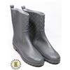 PAIR OF WOMENS GREY GUM BOOT SIZE 39