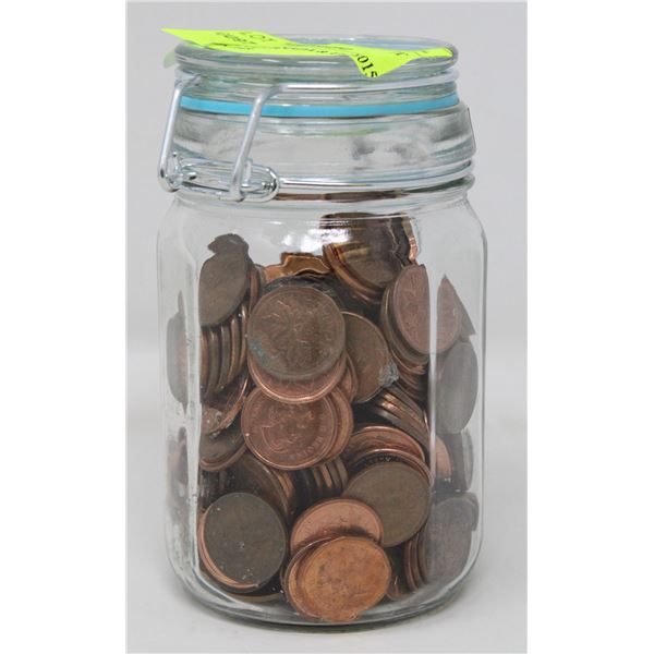 OLD LOT OF CANADA & USA 1 CENT COINS IN JAR