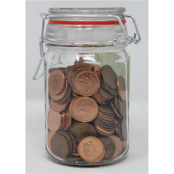 OLD LOT OF CANADA & USA 1 CENT COINS IN JAR