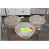 Image 1 : SET OF 3 FIRE KING LIDDED OVENWARE DISHES