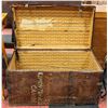 Image 2 : VINTAGE STEAMER TRUNK