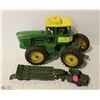 Image 1 : VINTAGE JOHN DEERE TRACTOR AND DINKY TOY TRUCK