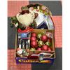 Image 1 : BOX WITH CHRISTMAS ITEMS INCL. PLACEMATS,