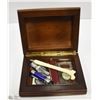 Image 1 : WOODEN BOX W/ VARIOUS ESTATE COLLECTIBLES + MORE