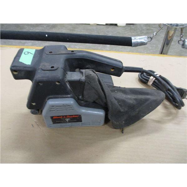 BLACK & DECKER BELT SANDER