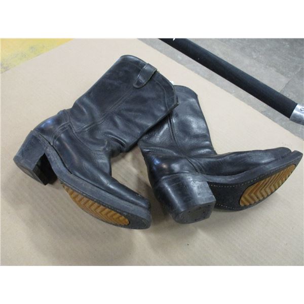 BLACK WESTERN WORK BOOT (SIZE 7.5)