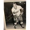 Image 2 : GORDIE HOWE SIGNED AND GRAMED 8 X 10