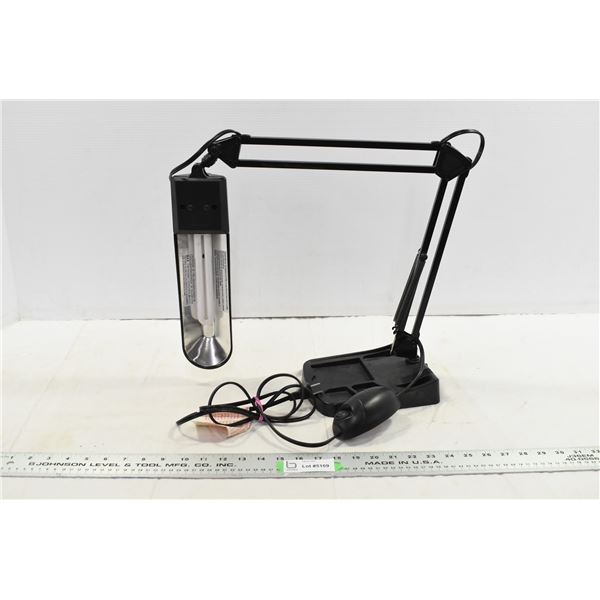 Rotating & Pivoting Lamp