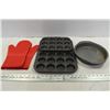 Image 1 : Muffin, Pie Tins & Silicone Oven Mitts